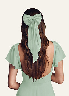 front Farblich passende Chiffon-Haarspange mit Schleife