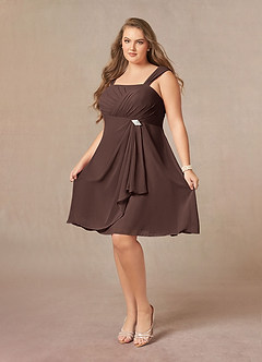 Azazie Olivia Mère de la mariée Robes Robe Trapèze en Mousseline de soie Encolure carrée plissée Ganache image10