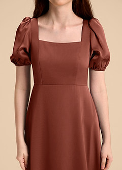 Azazie Briar Junior Robe Trapèze en Satin extensible Arc Auburn image8