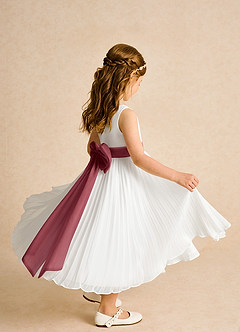 Azazie Margot Abiti da Ragazza di Fiori Abito A-Line in Chiffon Plissettato Avorio Merlot image7
