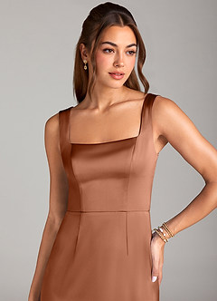 Azazie Flori Vestidos de damas de honor Vestido de Bronceador de Satén Elástico de Corte Recto con Corte Lateral image5