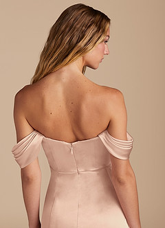 Azazie Amyra Vestidos de damas de honor Vestido de Rosa Inglesa de Satén Metálico de Corte Sirena Convertible con Escote de Corazón image3