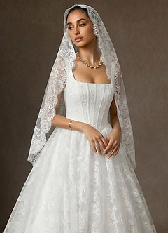 front Lace Mantilla Juliette Fingertip Veil