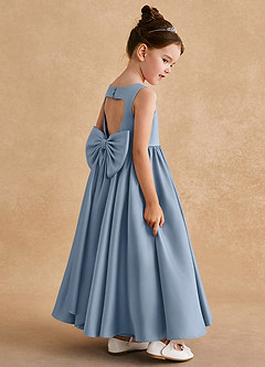 Azazie Bettie Robe Demoiselle D'honneur Fillette Robe Trapèze en Mat Satiné Arc Bleu Poussiéreux image5