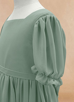 Azazie Joss vestidos de niña de las flores Vestido de Salvia Plateada de Gasa de Corte en A con Con mangas image6