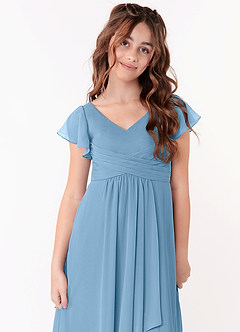 Azazie Omari Junior Vestido de Azul Acero de Gasa de Corte En A con Volante image4