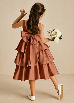 Azazie Margery Flower Girl Klänningar Klänning A-Linje i Stretch Satin Rosett image1