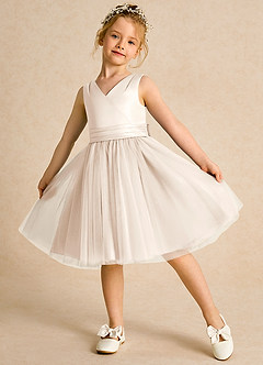 Azazie Tadpole vestidos de niña de las flores Vestido de Alabastro Blanco de Satin Mate de Corte En A con Plisado image4