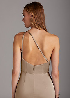 Azazie Mika Jurken voor bruidsmeisjes Jurk van Stretch Satijn met Kolom One-Shoulder Taupe image5