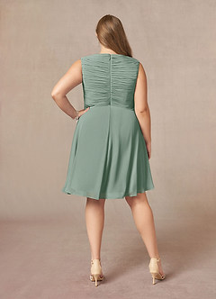 Azazie Theron Mère de la mariée Robes Robe Trapèze en Mousseline de soie Col V plissé Sauge D'argent image7