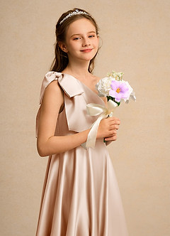 Azazie Guppy Junior Formal vestidos de niña de las flores Vestido de Rosa Inglesa de Satin Mate de Corte En A con Hombro unilateral image6