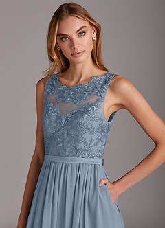 Azazie Elly Robes de demoiselle d'honneur Robe Trapèze en Mousseline de soie Encolure dégagée en dentelle Bleu Poussiéreux image6