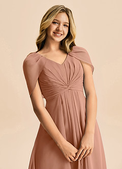 Azazie Emma Junior Robe Trapèze en Mousseline de soie Plissée Bronze image7