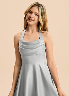 Azazie Kady Junior Robe Trapèze en Satin extensible Décolleté en cœur Argent image5