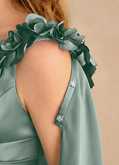 Azazie Rosita Girls Formal Robe Demoiselle D'honneur Fillette Robe Trapèze en Satin extensible Plissé Sauge D'argent image6