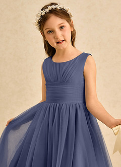 Azazie Macaron Robe Demoiselle D'honneur Fillette Robe Trapèze en Tulle Plissé Bleu Orageux image5