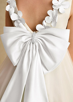 Azazie Lilli 플라워 걸 드레스 A라인 절하다 얇실버 명주 그물 발목 길이 드레스 image6