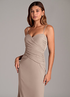 Azazie Katelyn Jurken voor bruidsmeisjes Converteerbaar Jurk van Mesh met Kolom Strapless Taupe image2