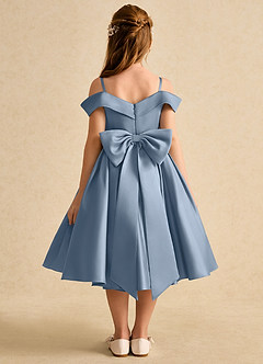 Azazie Favia Blumenmädchenkleider A-Linie Schulterfrei Matte Satin Kleid Staubblau image1