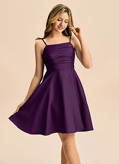 Azazie Miko Junior Vestido de Uva de Satén Elástico de Corte en A con Plisado image3