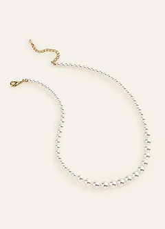 front Elegant Pearl Necklace