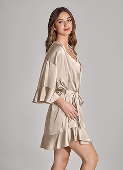 front Farblich passendes 2-teiliges Set aus Satin-Bademantel und Unterkleid mit Rüschen