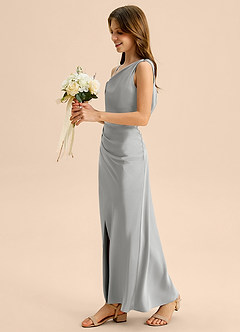 Azazie Madelyn Junior Jurk van Stretch Satijn met Kolom Off the Shoulder Zilver image3