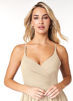 Azazie Dominic Robes de demoiselle d'honneur Robe Trapèze en Mousseline de soie Col V plissé Champagne image5