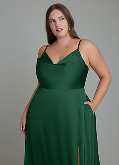 Azazie Sarella Vestidos de damas de honor Vestido Verde Oscuro de Satén Elástico de Línea A con Plisado image8