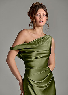 Azazie Emerson Robes de demoiselle d'honneur Robe Sirène en Satiné métallisé Épaules dénudées Olive image7