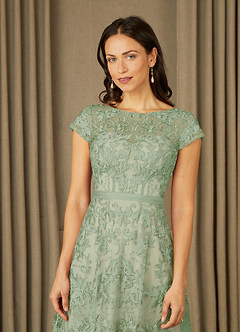 Azazie Sanna Abiti per la Madre della Sposa Abito A-Line in Tulle in Pizzo con Scollo a U Salvia Polverosa Champagne image5