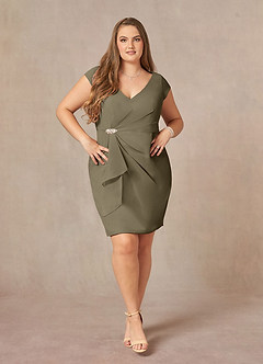 Azazie Nola Mère de la mariée Robes Robe Fourreau en Mousseline de soie Col en V Plissé Vert Saule image6