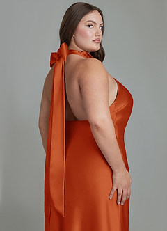 Azazie Velli Vestidos de damas de honor Vestido Pimenton de Satén Metálico de Corte Recto con Cuello alto image14