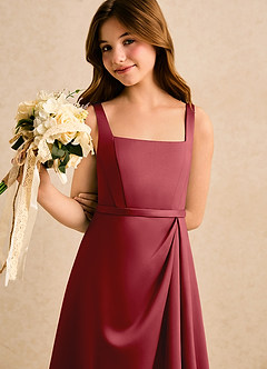 Azazie Emiko Girls Formal Abiti da Ragazza di Fiori Abito A-Line in Raso Opaco Plissettato Melograno image5