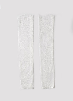 front Chantilly Lace Fingerless Gloves