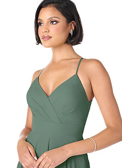 Azazie Avelina Vestidos de damas de honor Vestido de Eucalipto de Gasa de Corte en A con Cuello en V Plisado image4