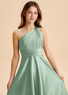 Azazie Charlize Junior A라인 주름진 스트레치 새틴 플로어 길이 주니어 신부 들러리 드레스 image6