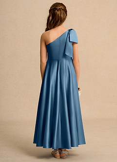 Azazie Guppy Junior Formal vestidos de niña de las flores Vestido de Bermudas de Satin Mate de Corte En A con Hombro unilateral image2