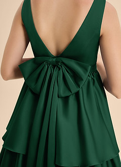Azazie Meadowyn Junior Vestido de Verde Oscuro de Satén Elástico de Corte En A con Lazo image7