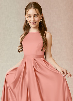Azazie Arianthe Junior Vestido de Coral de Satén Elástico de Corte En A con Con bolsillos image5