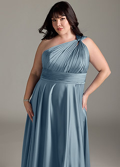 Azazie Charlize Robes de demoiselle d'honneur Robe Trapèze en Satin extensible Ue épaule Bleu Poussiéreux image6