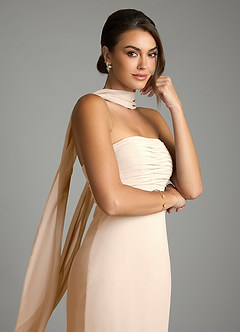 Azazie Saylor Vestidos de damas de honor Vestido de Alabastro Blanco de Gasa de Corte Sirena con Sin tirantes image2