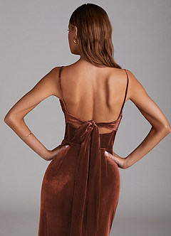 Azazie Mai Vestidos de damas de honor Vestido de Terracota de terciopelo de Corte Recto con Escote de Corazón image6