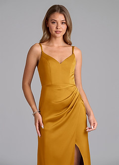 Azazie Leo Vestidos de damas de honor Vestido de Caramelo de Satén Elástico de Corte Recto con Plisado image3