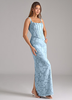 Azazie Kenna Vestidos de damas de honor Vestido de Azul Cielo de Devorado Floral de Corte Recto con Corte Lateral image4