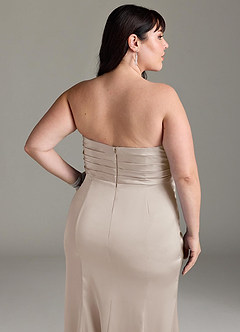Azazie Yola Robes de demoiselle d'honneur Robe Fourreau Convertible en Satin extensible Plissee mit V-Ausschnitt Givre image15
