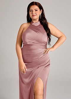 Azazie Jemma Robes de demoiselle d'honneur Robe Fourreau en Satin extensible Plissée Rose Poussiéreuse image8