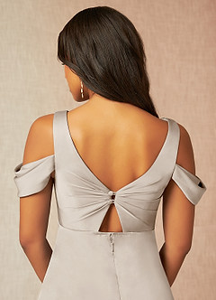 Azazie Rhea vestidos de dama de honor de maternidad Vestido de Corte En A Off The Shoulder Plisado Hasta el suelo Satén Elástico image7