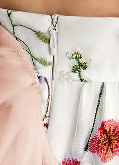 Azazie Peppa vestidos de niña de las flores Vestido de Marfil Rosa Inglesa de Tul de Corte En A con Escote de Corazón image7