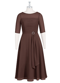Azazie Naomi Mère de la mariée Robes Robe Trapèze en Mousseline de soie Col bateau plissé Ganache image7